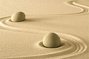 zandballen in het zand